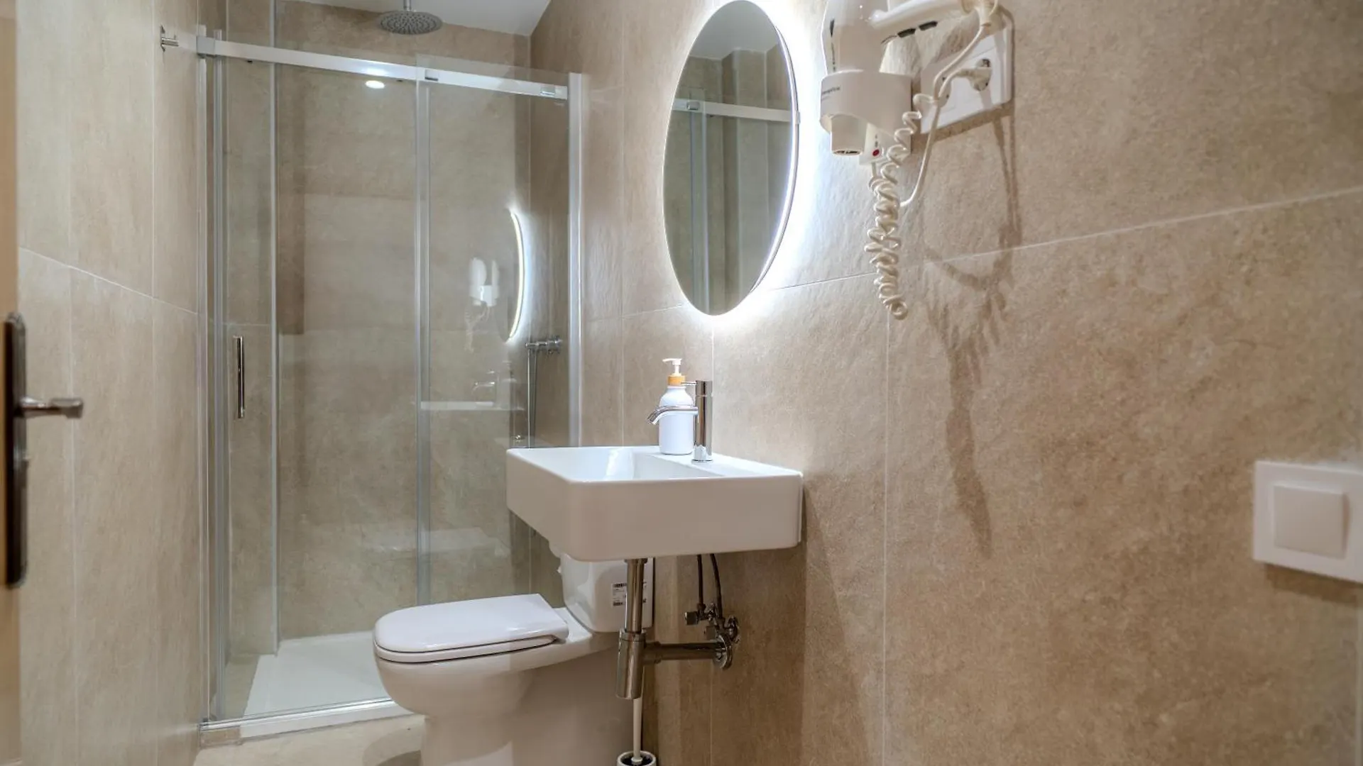 Holidaysbcn Rooms Barcellona
