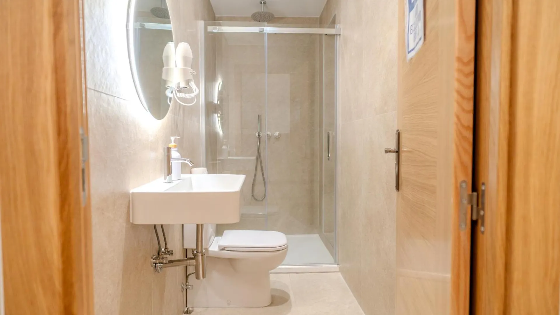 Holidaysbcn Rooms Barcellona Spagna