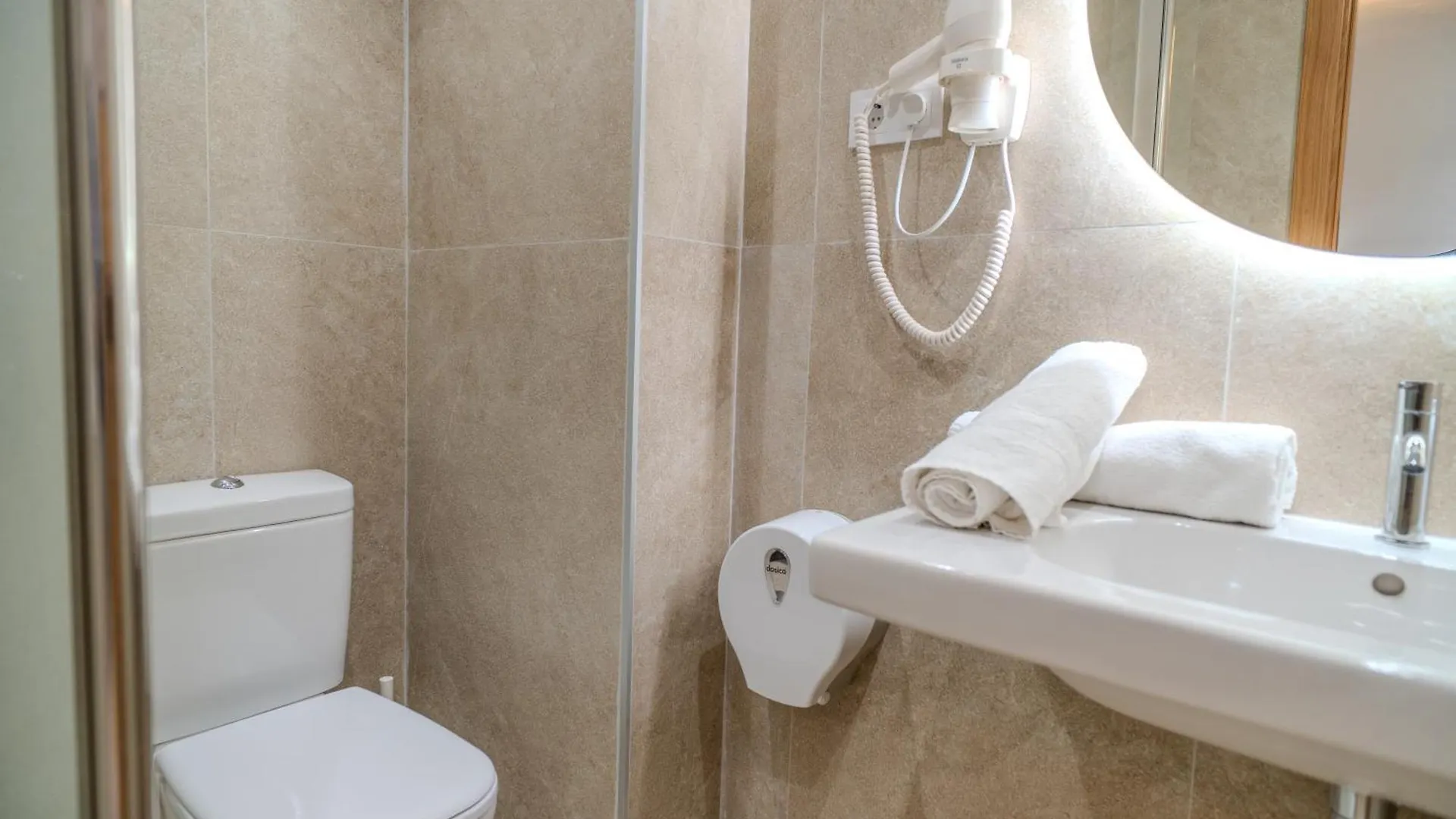 Holidaysbcn Rooms Barcellona Ostello