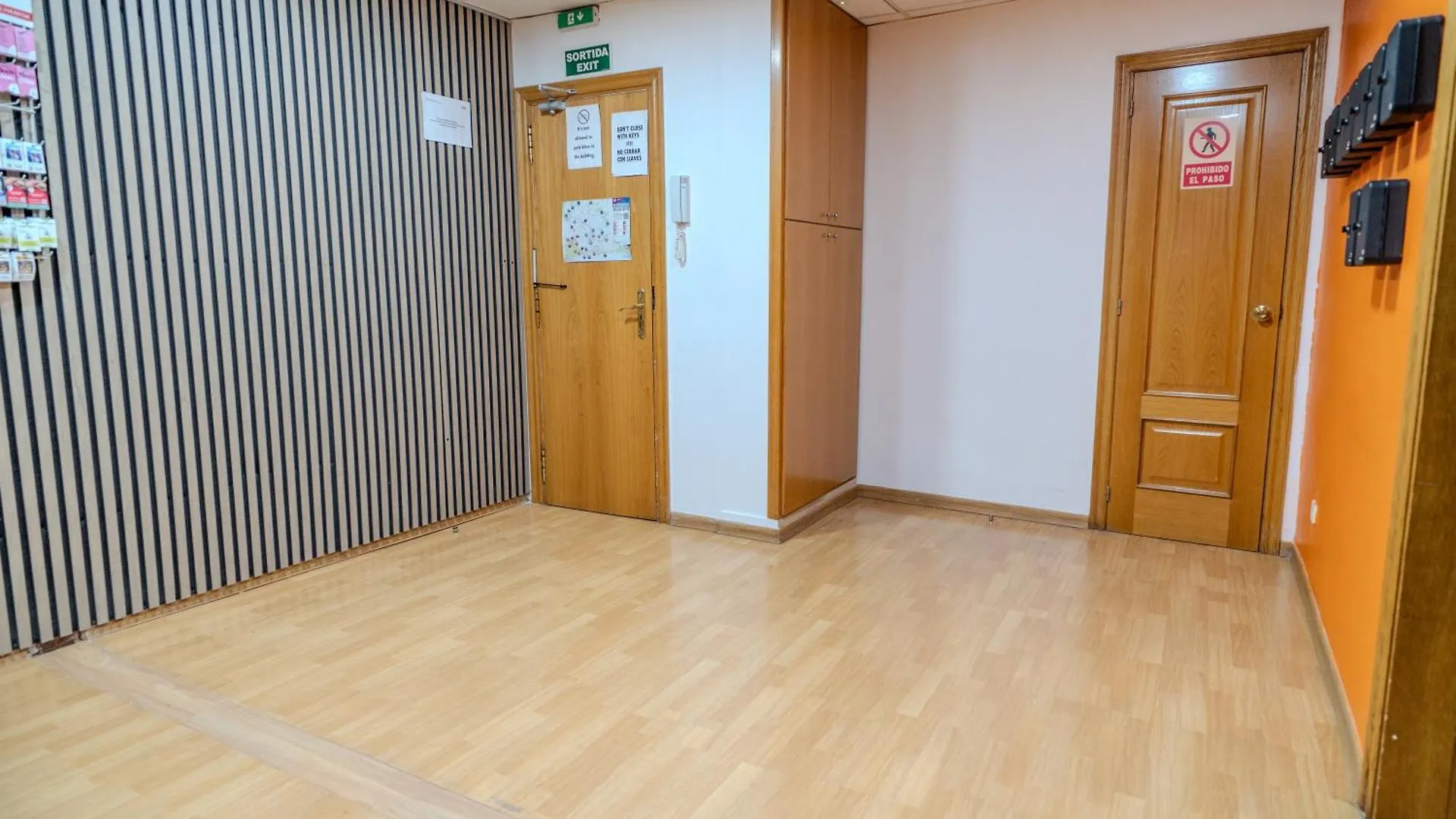 Hostel Holidaysbcn Rooms Barcelona Spain