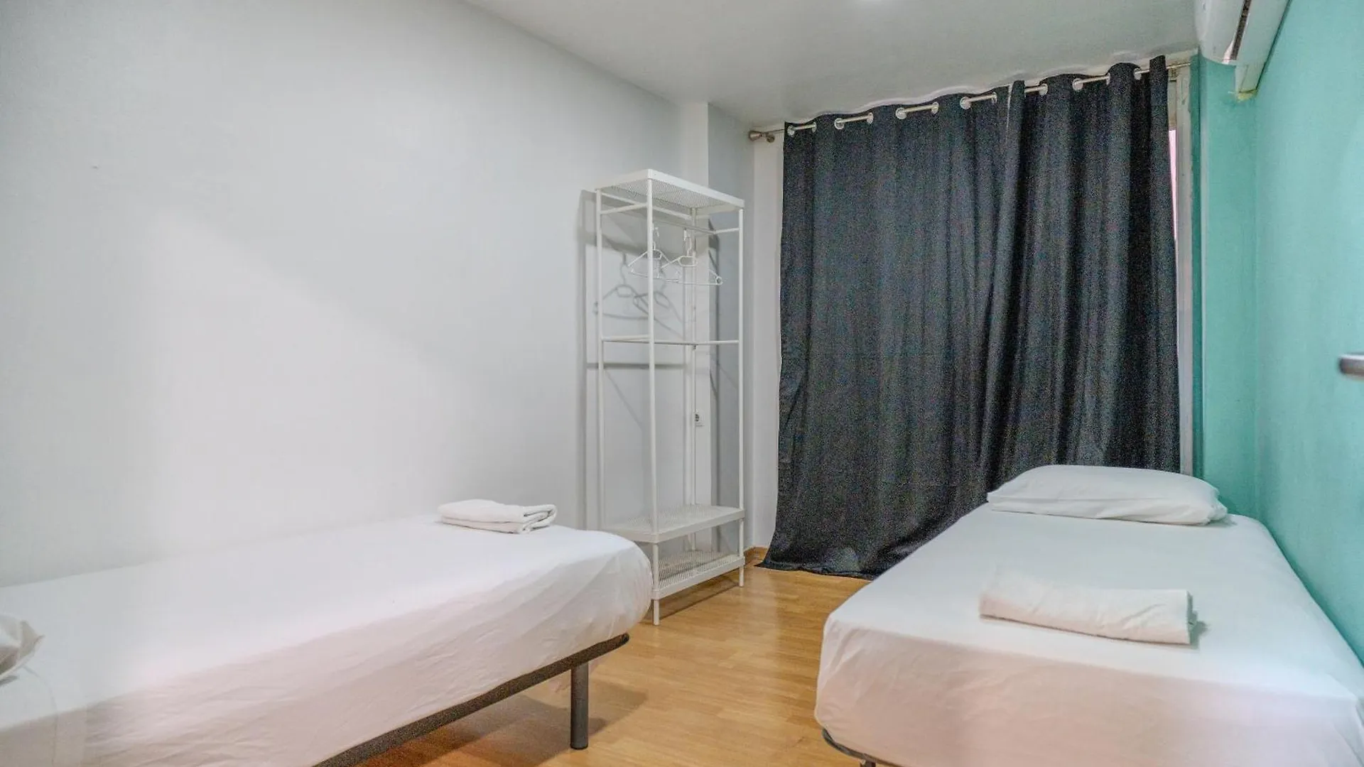 Holidaysbcn Rooms Barcellona Ostello