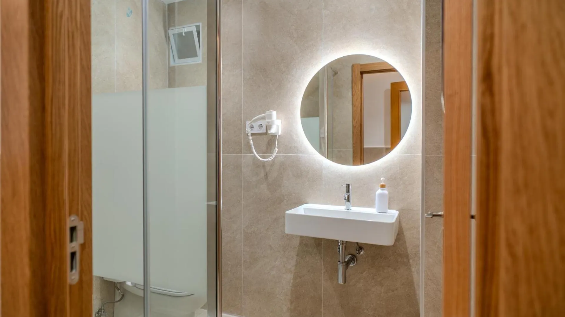 Holidaysbcn Rooms Barcelona