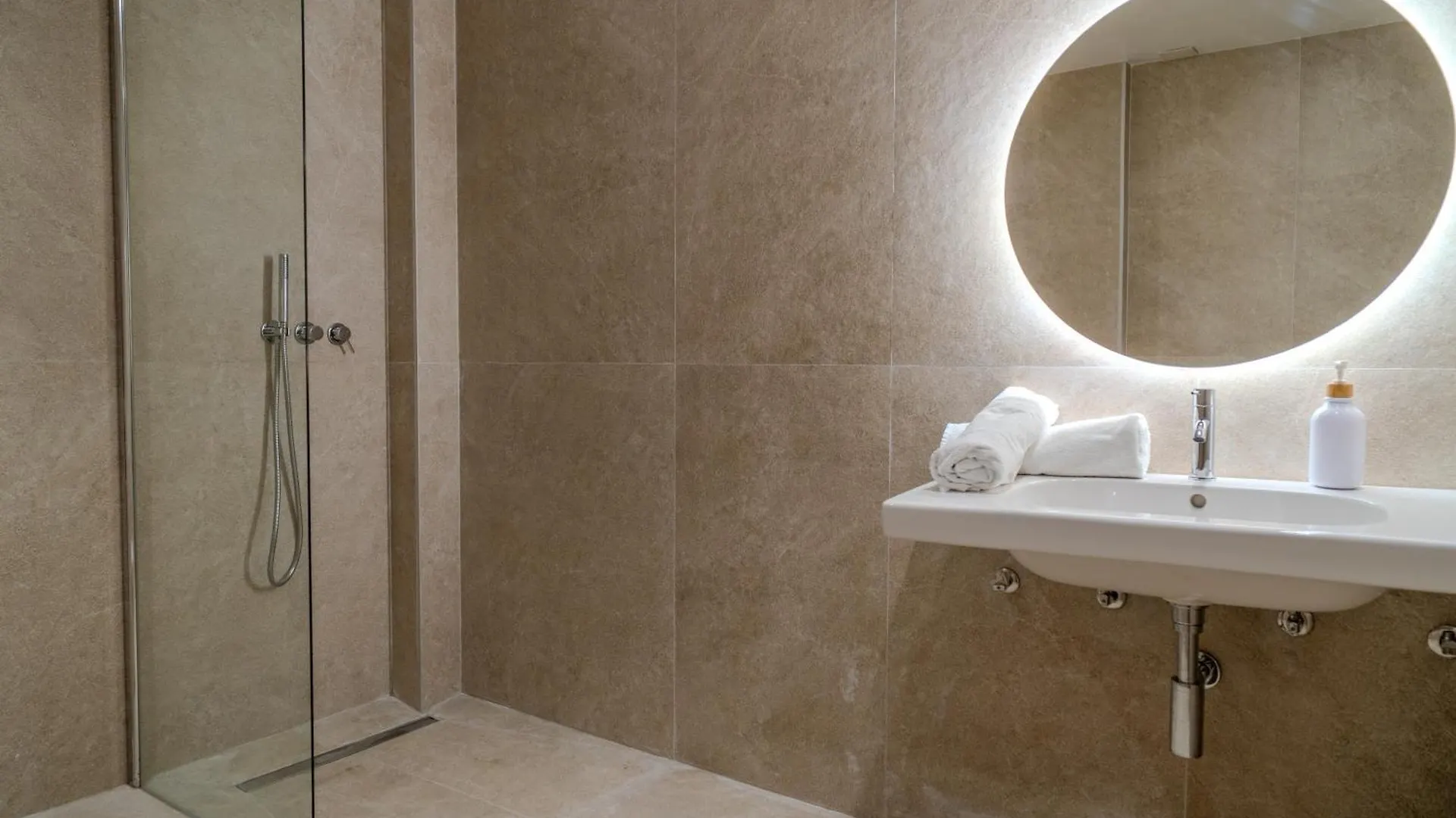 Holidaysbcn Rooms Barcellona Ostello