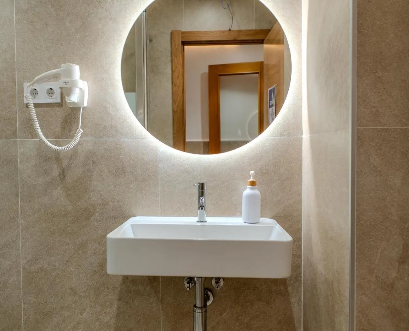 Holidaysbcn Rooms Barcelona 0*,