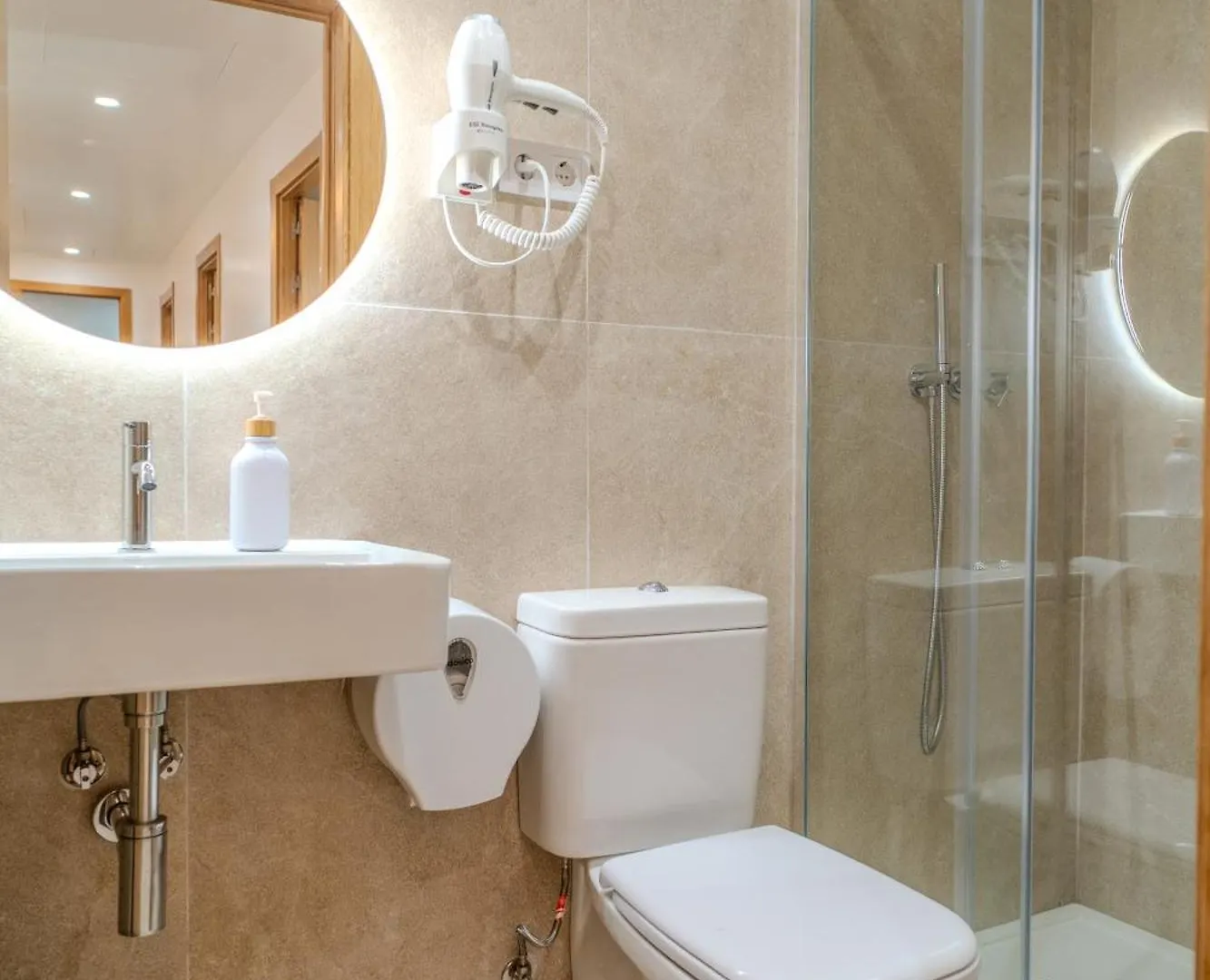 Holidaysbcn Rooms Barcelona