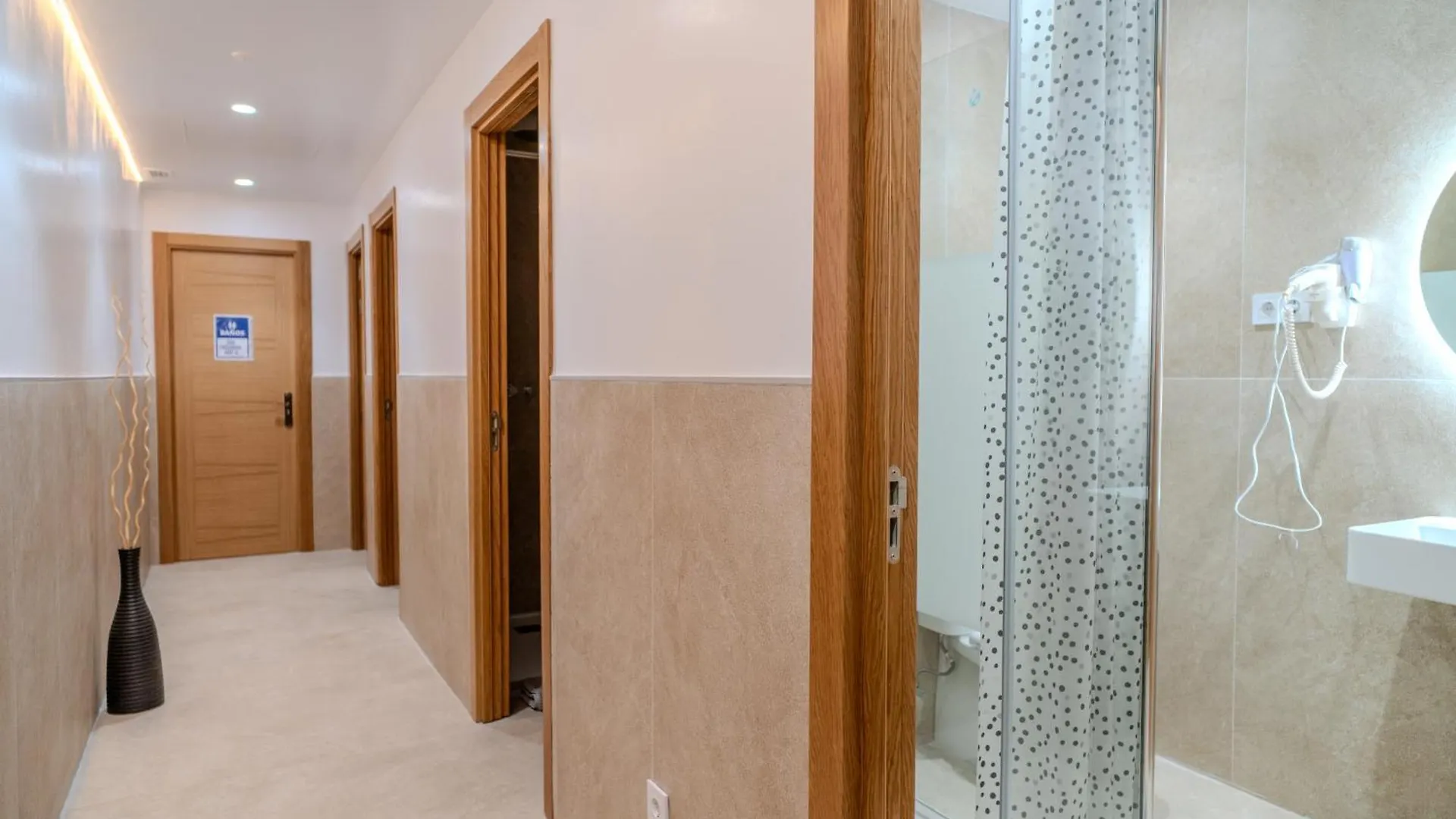 Hostel Holidaysbcn Rooms Barcelona Spain