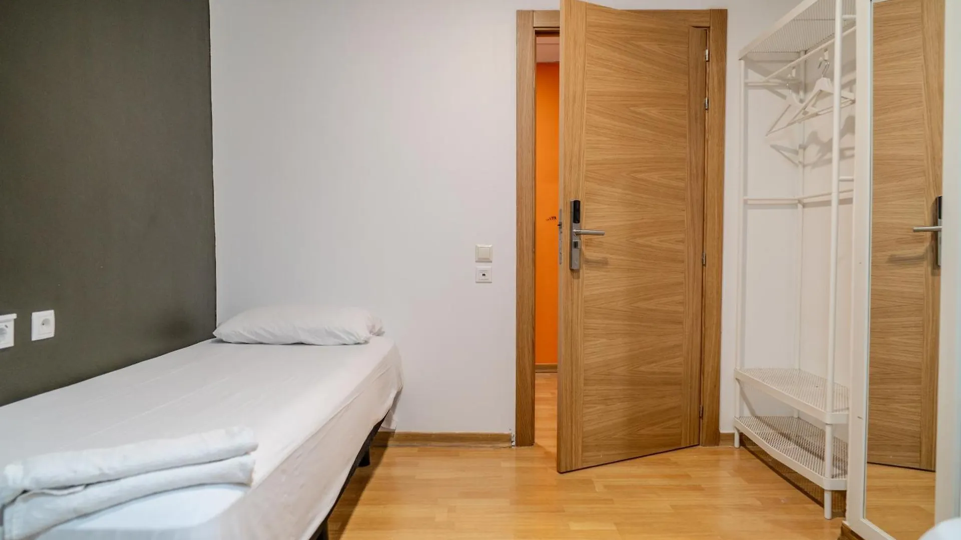 Holidaysbcn Rooms Barcelona 0*,