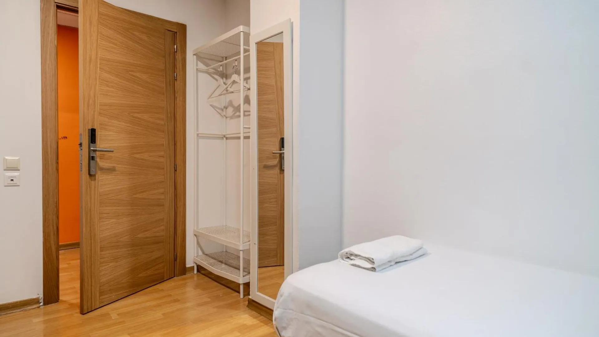 Holidaysbcn Rooms Barcelona 0*,  Spain